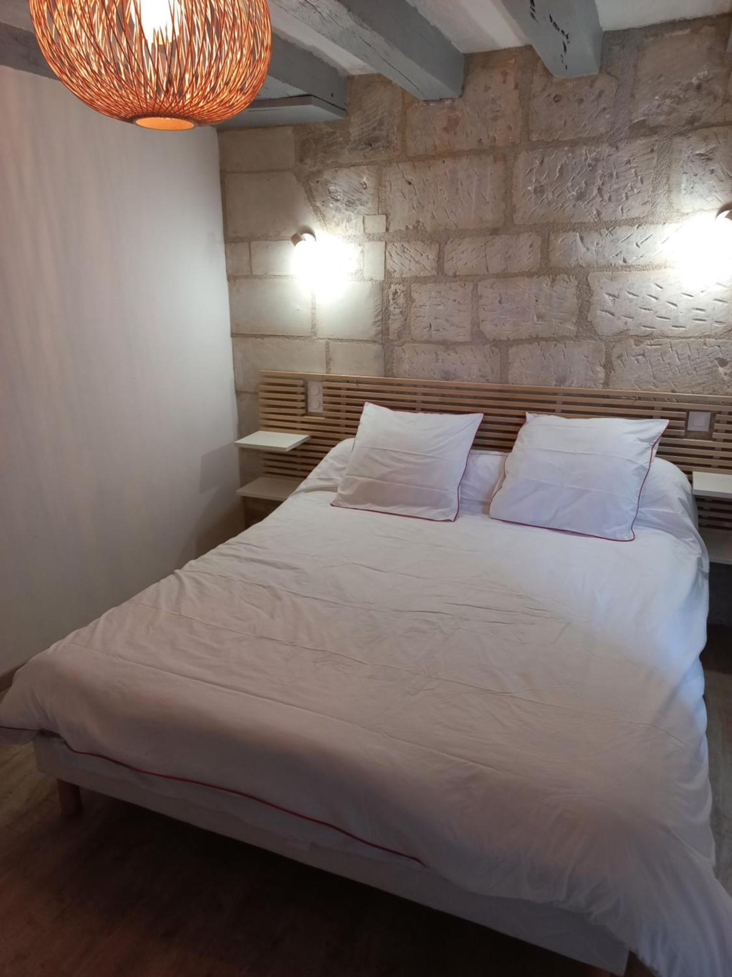 Agreable Maison De Ville Au Coeur De Σινόν Εξωτερικό φωτογραφία