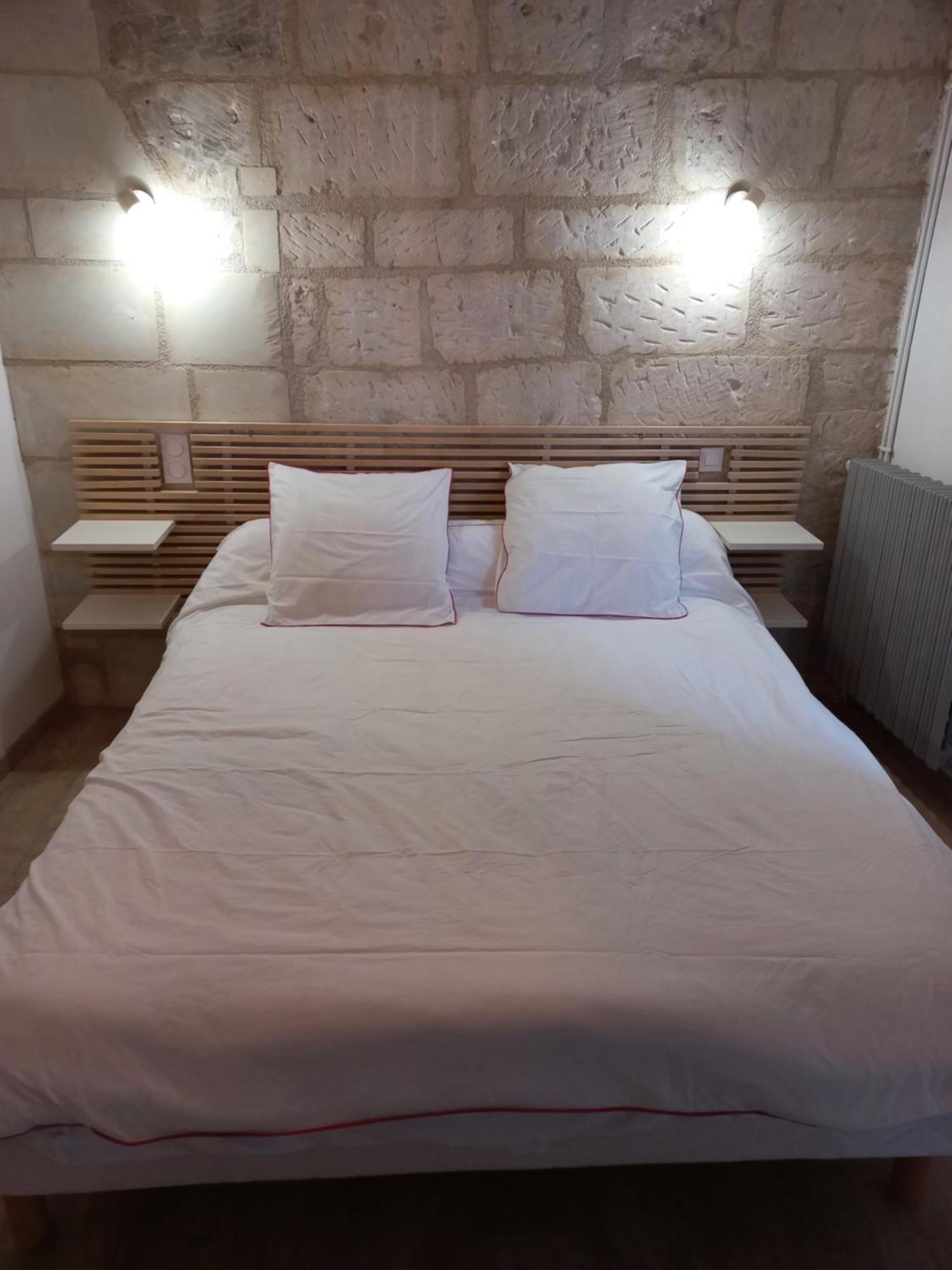 Agreable Maison De Ville Au Coeur De Σινόν Εξωτερικό φωτογραφία