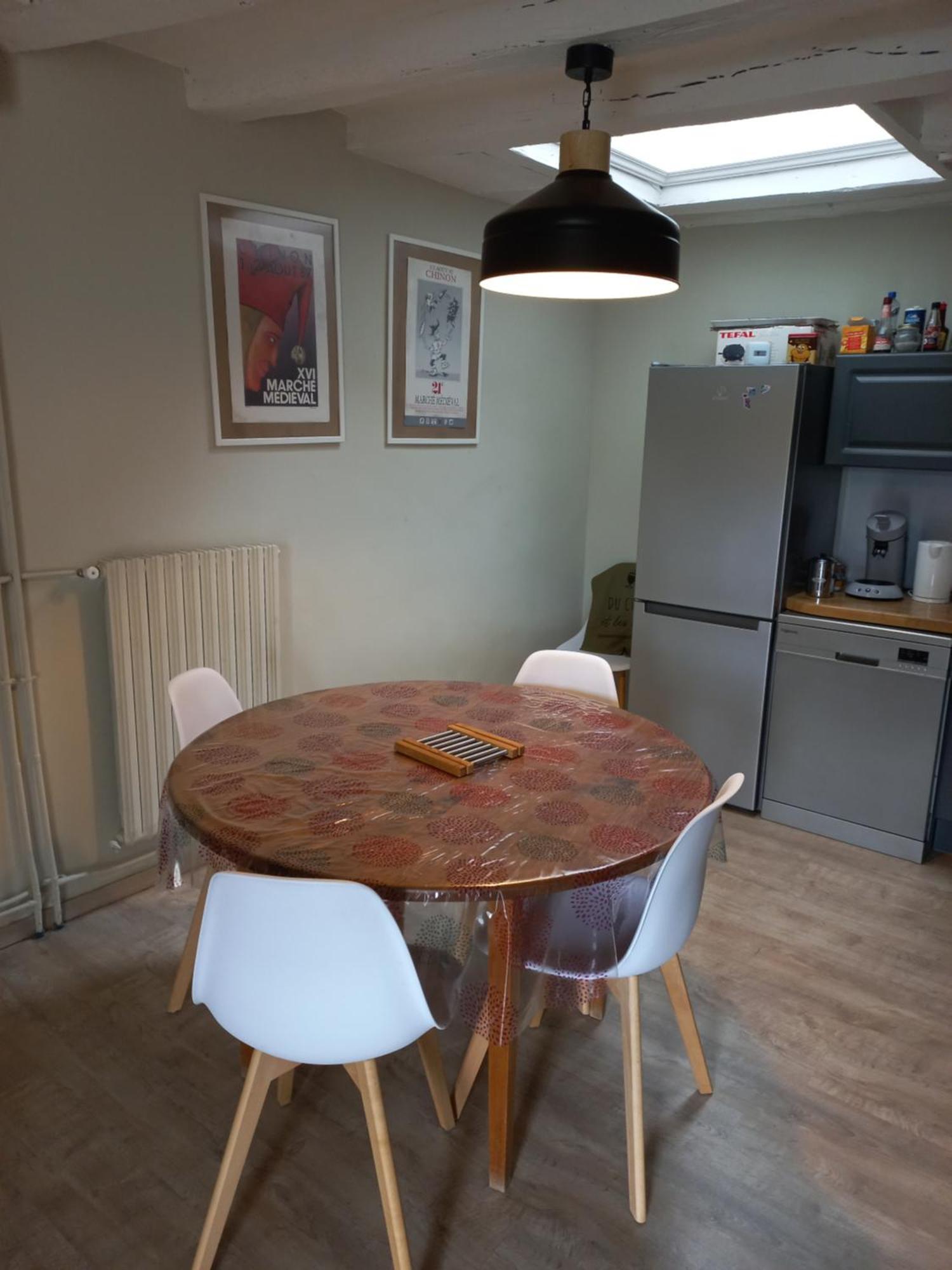 Agreable Maison De Ville Au Coeur De Σινόν Εξωτερικό φωτογραφία